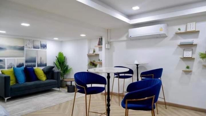 88 Living Aparthotel Bangkok Bagian luar foto